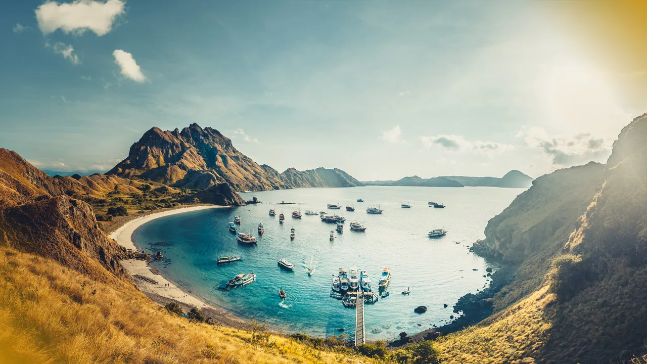 Read more about the article 7 Rute Wisata Darat Terbaik di Labuan Bajo yang Wajib Dikunjungi Traveler